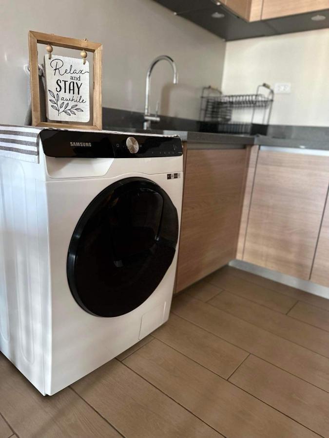 Luxury Bgc Condo In Taguig, Mckinley - Covered Parking And Wifi Free Екстер'єр фото