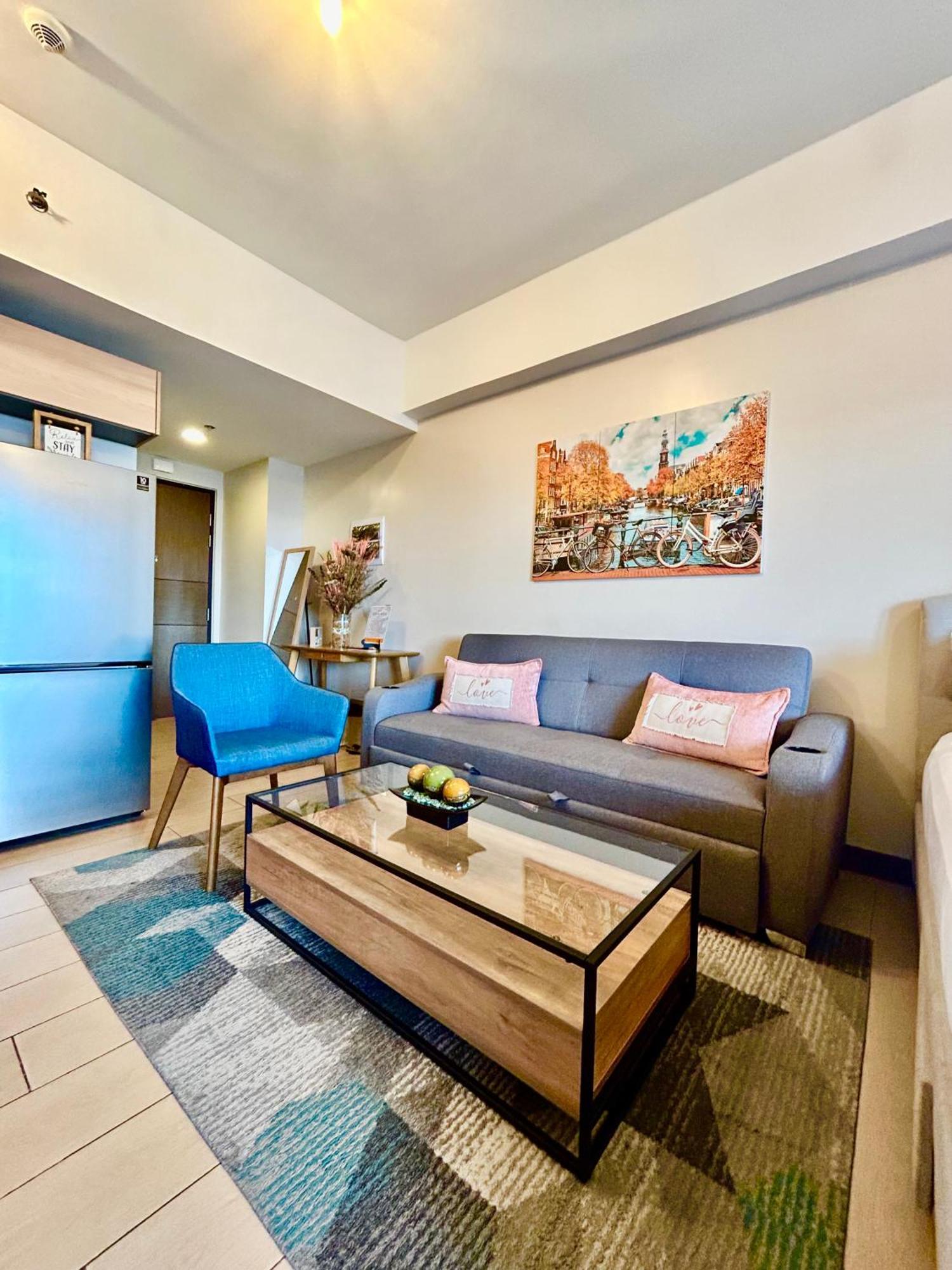 Luxury Bgc Condo In Taguig, Mckinley - Covered Parking And Wifi Free Екстер'єр фото